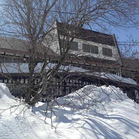 Ski-In, Ski-Out Iwatake Apartments Hakuba Exterior photo